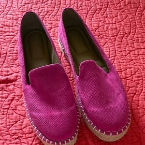 Me Too Fuscia Espadrille Loafers Sz 7.5
